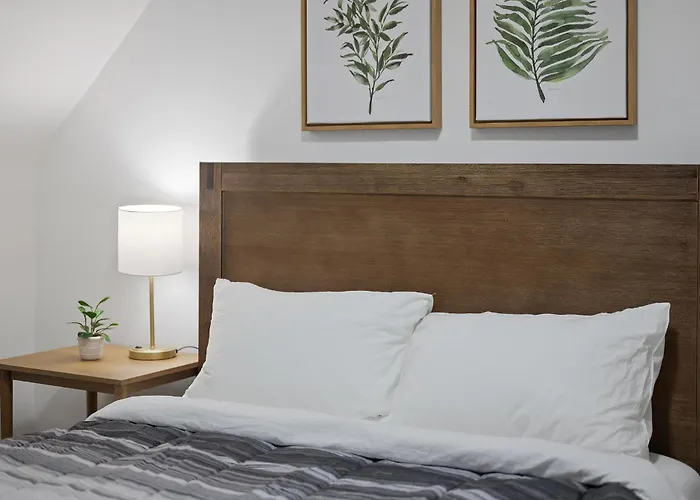 Shadyside, !g Modern And Bright Private Bedroom With Shared Bathroom Pittsburgh