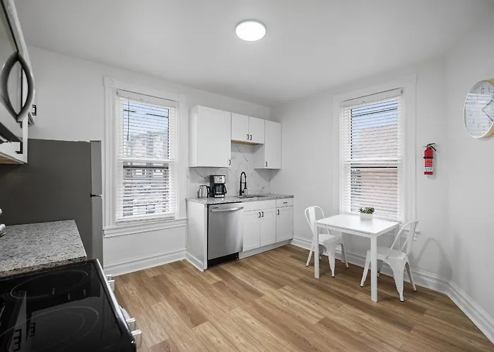Homestay Shadyside, !g Modern And Bright Private Bedroom With Shared Bathroom Pittsburgh