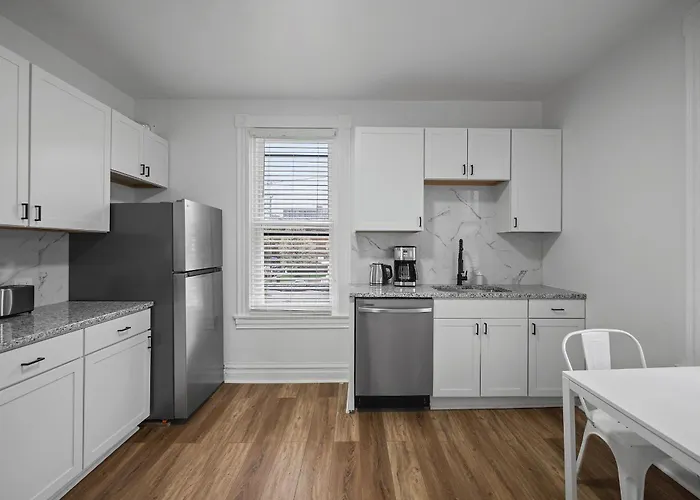 Shadyside, !g Modern And Bright Private Bedroom With Shared Bathroom Pittsburgh